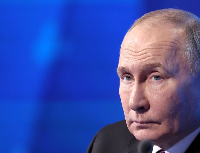 Πούτιν για Ουκρανία: “Αν δεν αποσυρθούν τα στρατεύματα, θα τα αποσύρουμε με τα όπλα”