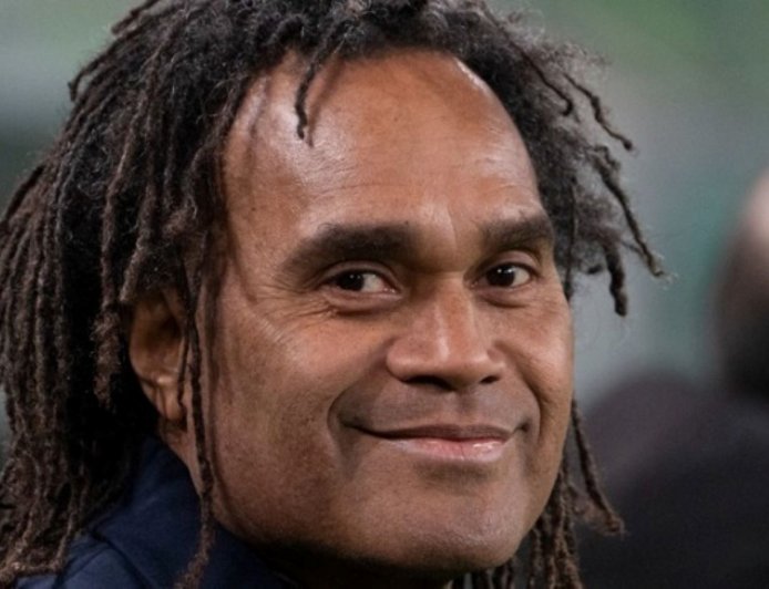 Καρεμπέ Golden Foot Legend: Το ξεχωριστό βραβείο που έλαβε ο πρέσβης των «ερυθρόλευκων»