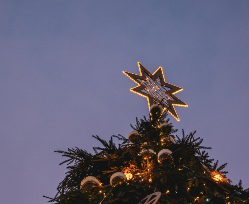 Χριστούγεννα 2025: Η Θεσσαλονίκη φόρεσε τα γιορτινά της