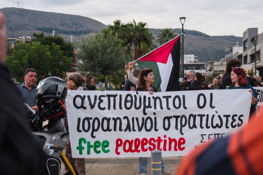 Κρουαζιερόπλοιο με Ισραηλινούς στη Σούδα: Διαδηλωτές πέταξαν μπογιές σε λεωφορεία