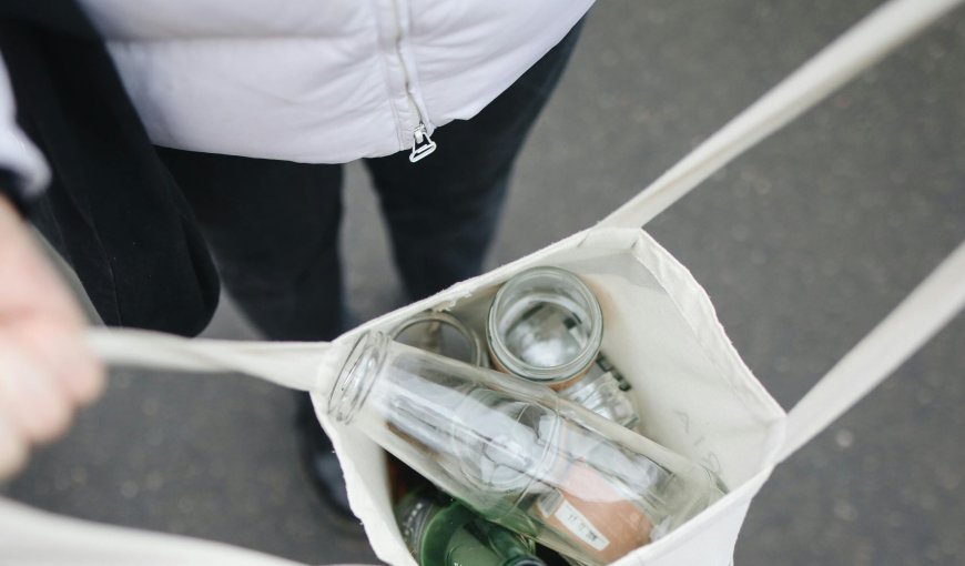 Ανακύκλωση γυαλιού στην Παλλήνη: Ο Δήμος τριπλασιάζει τα σημεία συλλογής με νέους μπλε κώδωνες