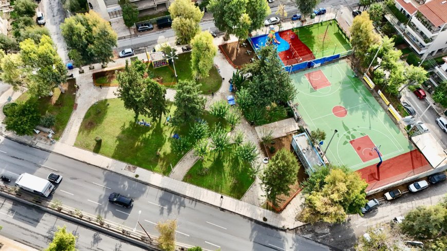 Ελληνικό – Αργυρούπολη: Παραδόθηκε η νέα παιδική χαρά στην Πλατεία Ρήγα Φεραίου