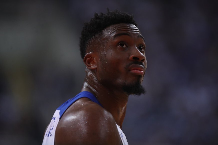 Απογραφή ασανσέρ: Το μήνυμα του… Θανάση Αντετοκούνμπο