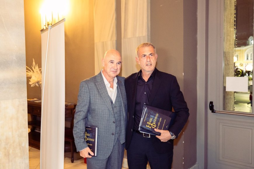 Ο Ηλίας Φιλίππου τιμήθηκε από τον Δήμο Πειραιά – Μια βραδιά αφιερωμένη στο ελληνικό τραγούδι