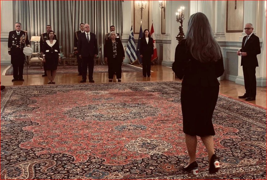 Παρασκήνιο στο Προεδρικό Μέγαρο – H λεπτομέρεια στο … τακουνάκι