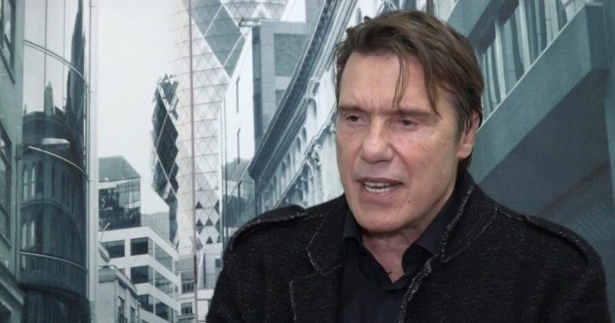 Ο Στράτος Τζώρτζογλου παίρνει θέση υπέρ της Σοφίας Μουτίδου: «Εγώ πάντως είχα πολλές σεξουαλικές προτάσεις, που όταν έλεγα “όχι”, μου έκοβαν τον δρόμο»