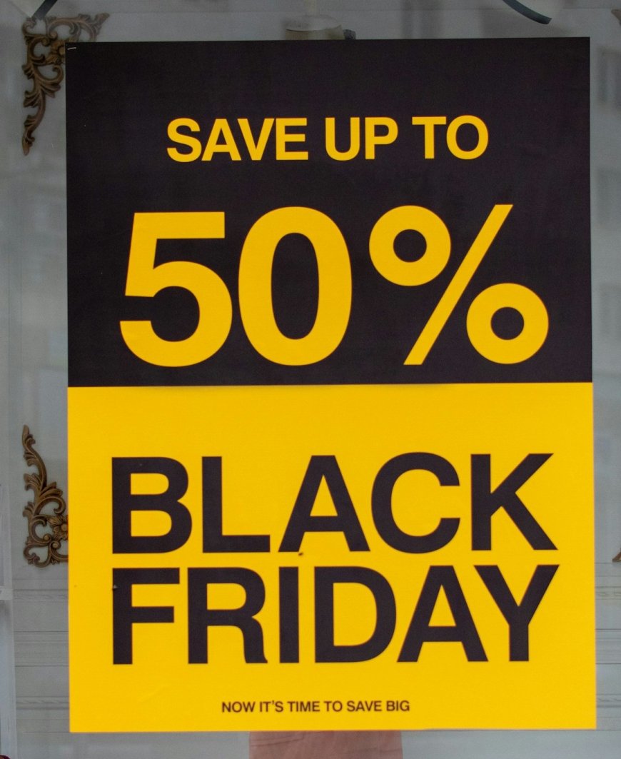 Black Friday 2025: Πότε “πέφτει” η Παρασκευή των εκπτώσεων