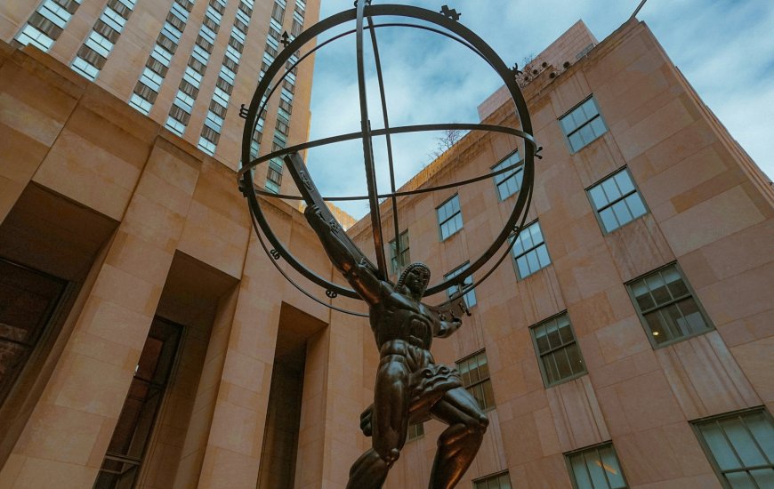 Χριστούγεννα 2025 Νέα Υόρκη: Στο Rockfeller Center το διάσημο δέντρο