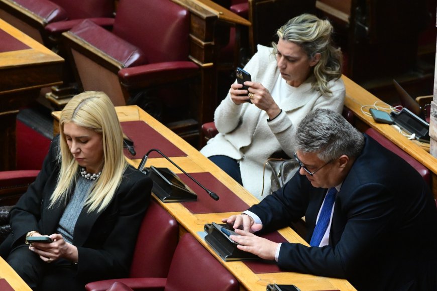 Νέο φορολογικό νομοσχέδιο: Κόντρα ΠΑΣΟΚ – ΝΔ για Μητσοτάκη