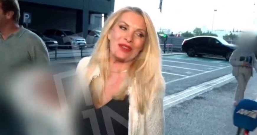 Η Ελένη Μενεγάκη απαντά στην ερώτηση για το πώς είναι: «Πώς με βλέπετε;»