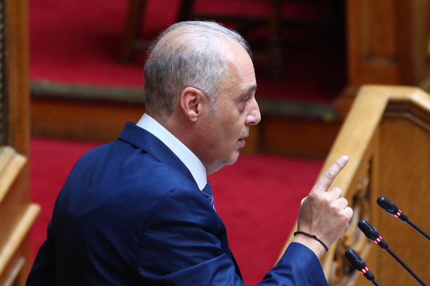 Προσωπικός αριθμός: Κατά της χρήσης του Βελόπουλος, Νατσιός