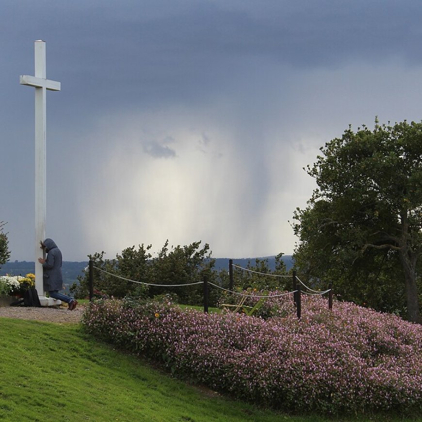 Βατικανό: Απορρίπτει οριστικά τις “εμφανίσεις” του Ιησού στο Dozulé