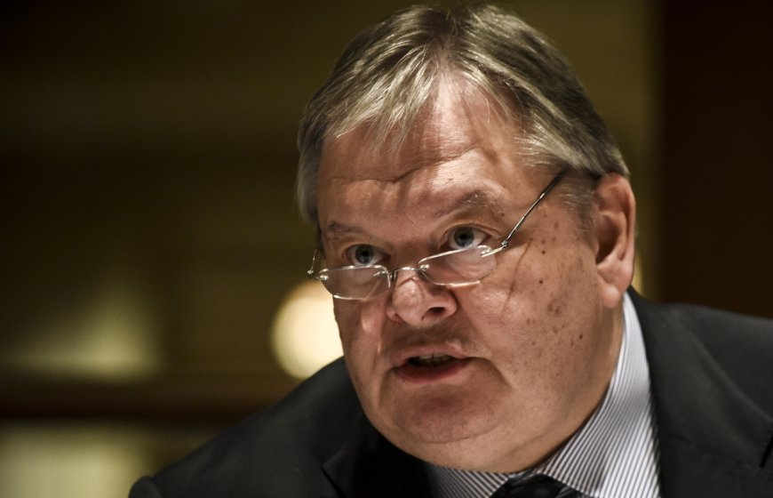 Βενιζέλος Mega: “H Μεταπολίτευση συγκροτείται από τον Κωνσταντίνο Καραμανλή και τον Ανδρέα Παπανδρέου”