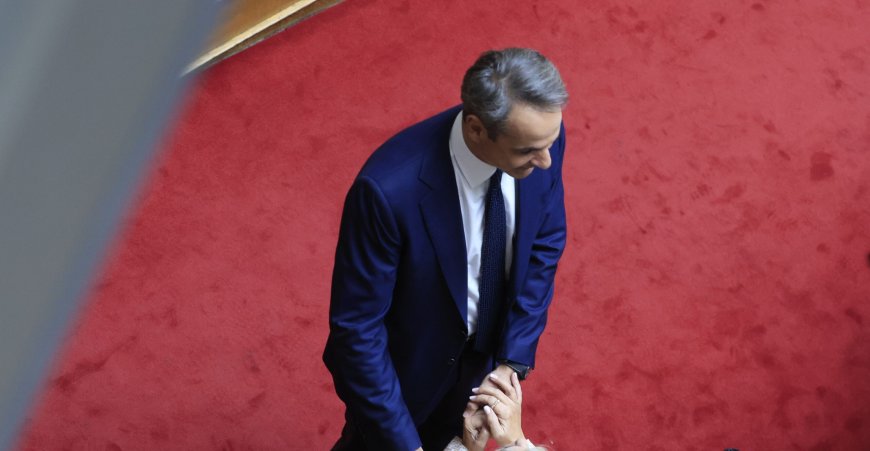 Μητσοτάκης για Τσίπρα στην ΕΡΤ: «Δεν θα διαβάσω το βιβλίο, εγώ μιλάω για το μέλλον, εκείνος για το παρελθόν»