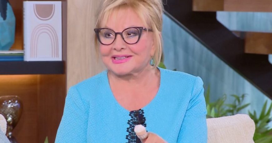 Τραυματισμένη η Βίκυ Παγιατάκη: «Ήταν σκληρή η παρμεζάνα και μπήκε το μαχαίρι κάτω από το νύχι»