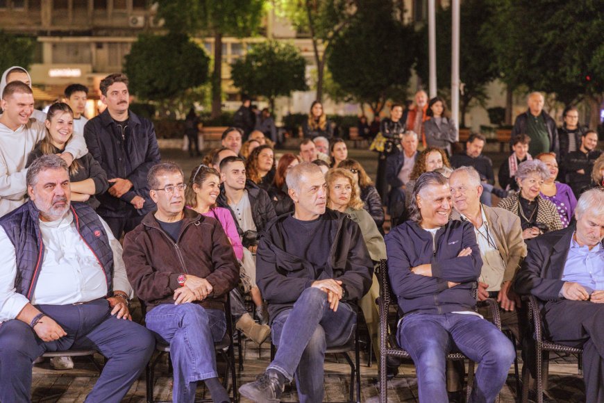 «Οι Αλάνες του Πειραιά»: Φεστιβάλ, καλλιτέχνες και παλαίμαχοι ποδοσφαιριστές