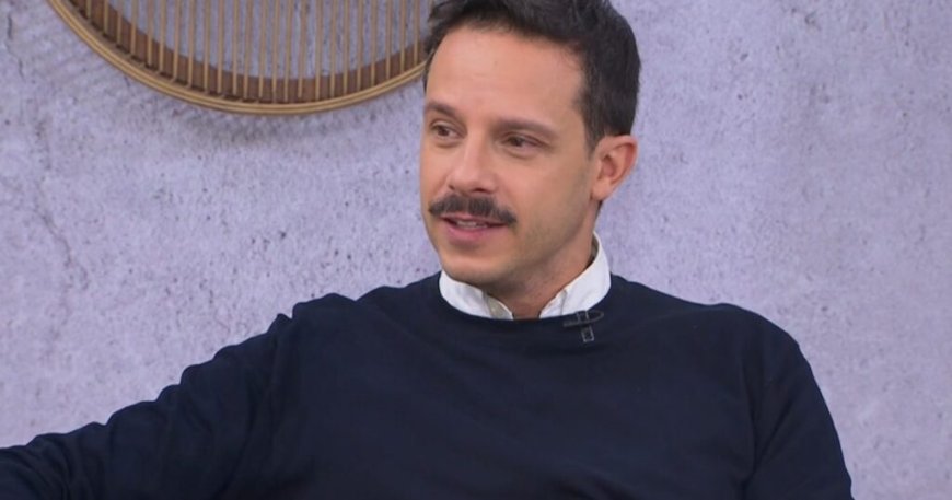 Δημήτρης Μακαλιάς: «Δεν ξέρω, είμαι κουλ μπαμπάς; Δίνω μάχη για να πάμε σε μια έκθεση για τον Βαν Γκογκ»