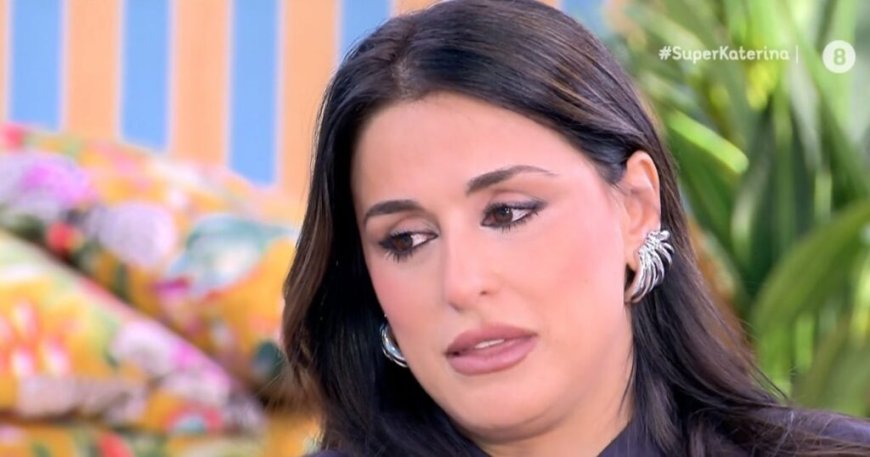 «Έσπασε» η Χριστίνα Σάλτη μιλώντας για τη μητέρα της: «Την είδα στον ύπνο μου, περπατούσαμε κι εκείνη έστριψε σε ένα σπίτι με λουλούδια»