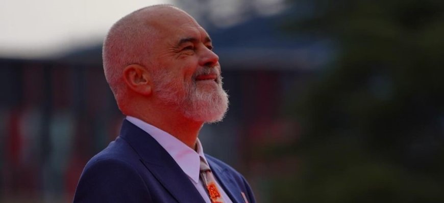 Αλβανοί μετανάστες: Νέα διπλωματική θύελλα Λονδίνου – Τιράνων