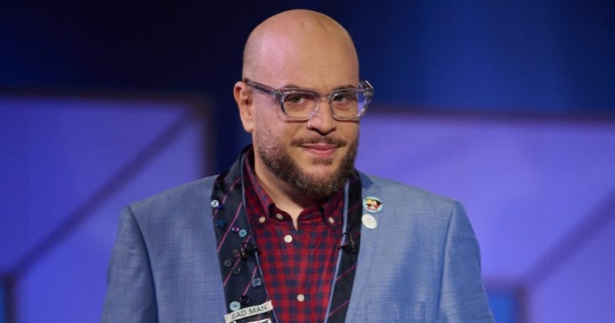 Φάνης Λαμπρόπουλος: «Σαν τηλεθεατής λέω ”συνεχίστε την αυτοαναφορικότητα στην τηλεόραση, μου αρέσει”»