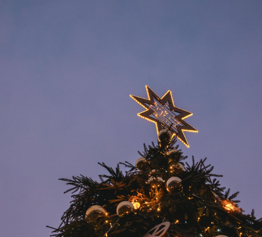 Χριστούγεννα 2025 Χανιά: Το ενετικό λιμάνι «έλαμψε»