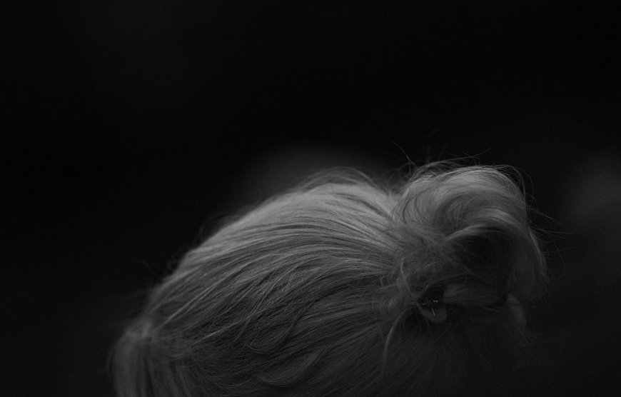 Σαλαμίνα 75χρονη: «Η μητέρα μου ήταν ακόμα ζεστή και εγώ κρατούσα αγκαλιά τη δολοφόνο της»