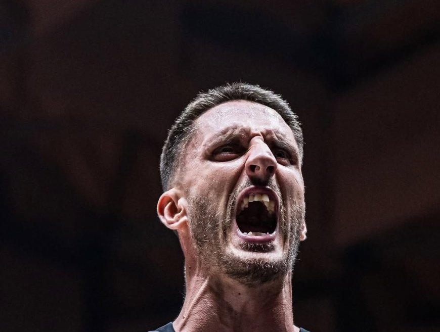 Ιταλία – Ισλανδία: Ο Ακίλε Πολονάρα επέστρεψε στο γήπεδο και αποθεώθηκε