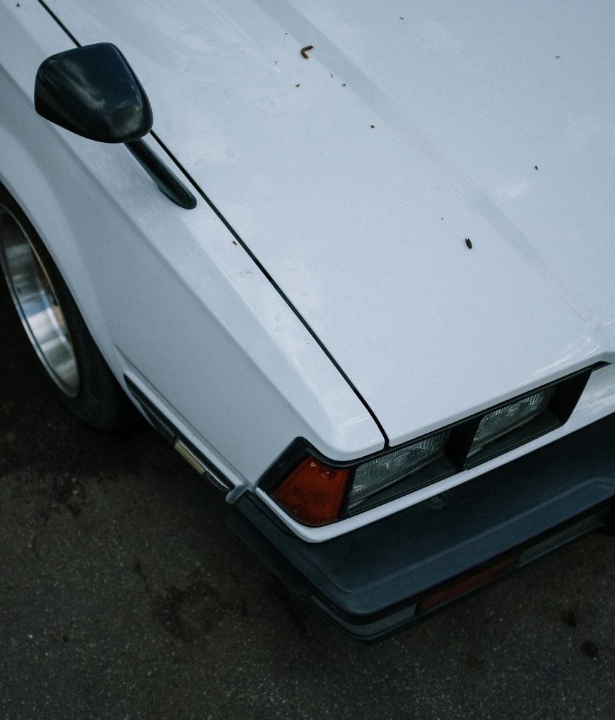 Σημείωμα στο παρμπρίζ για την Τροχαία: Γιατί ένα μικρό χειρόγραφο έγινε viral