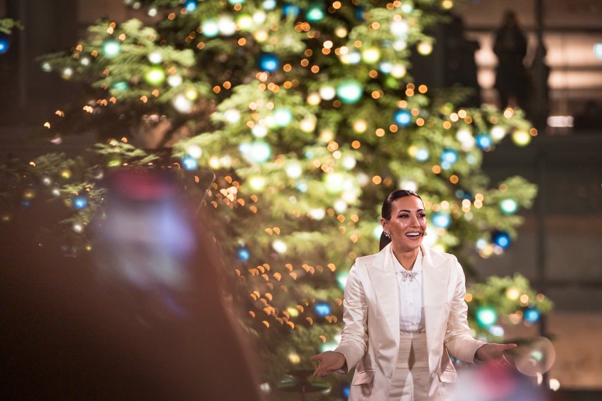 Νιάρχος φωταγώγηση δέντρου 2025: Η επίσημη έναρξη των γιορτών στο πιο λαμπερό σημείο της Αθήνας