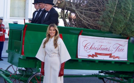 Χριστούγεννα 2025 – Λευκός Οίκος: Το μήνυμα της Μελάνια Τραμπ