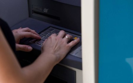 Δώρο Χριστουγέννων 2025 ΔΥΠΑ: Ποιοι δεν θα το λάβουν