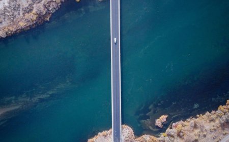 Φορτηγό κρέμεται από γέφυρα: Απίστευτη διάσωση οδηγού στη Βιρτζίνια