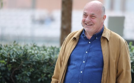 Μπέος άναμμα δέντρου: Τα «γαλλικά» του προκάλεσαν αμηχανία στην Ανδρομάχη και τον Σωτήρη Πολύζο