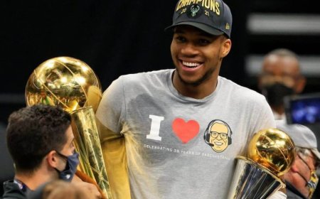 Αντετοκούνμπο τραυματισμός: Aγωνία στους Μπακς για τον Greek Freak