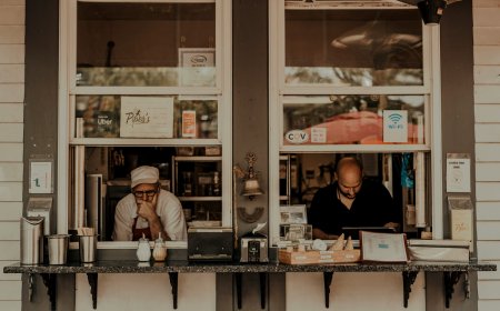Αλβανοί επιχειρηματίες στην Ελλάδα: Πρώτοι σε αριθμό αλλοδαπών επαγγελματιών