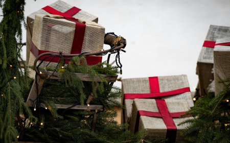 Εορταστικό ωράριο Χριστουγέννων 2025 Αθήνα: Ποιες Κυριακές θα είναι ανοιχτά τα καταστήματα