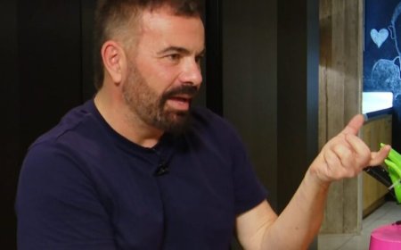 Βασίλης Καλλίδης: «Αν με ήθελαν και η Φαίη Σκορδά και η Ελένη Μενεγάκη την ίδια ώρα και με τα ίδια λεφτά, θα πήγαινα με όποια έχει τα καλύτερα εμπορικά»