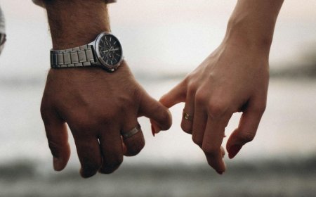 Πρόταση γάμου: Κινέζος έφτιαξε Παρθενώνα με Καρυάτιδες Hello Kitty για να ζητήσει το χέρι της αγαπημένης του