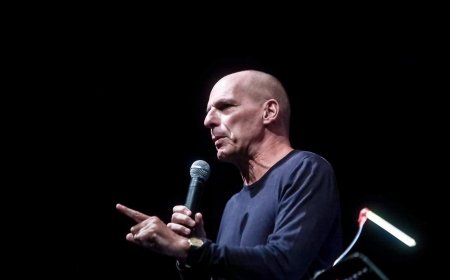 Πιερρακάκης Eurogroup: Η ανάρτηση Βαρουφάκη