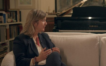 Θάνος Μικρούτσικος: «Φοβήθηκα ότι θα αλλάξουν όλα, πήρα τα πράγματα μου και έφυγα από το σπίτι» θυμάται η σύζυγος του