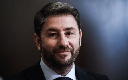 Κουμπάρος Ανδρουλάκη: Το ΠΑΣΟΚ αναστέλλει την κομματική ιδιότητά του