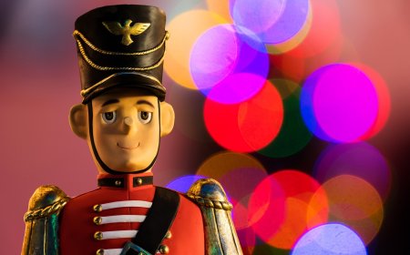 Ανοιχτά μαγαζιά Κυριακές 2025: Σε ισχύ το εορταστικό ωράριο