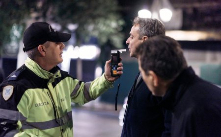 Ο Μητσοτάκης σε μπλόκο: Έκανε αλκοτέστ για να δει πως γίνεται