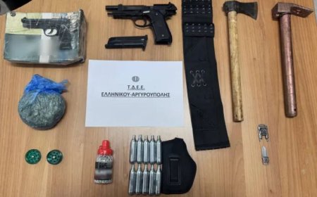 Άλιμος: «Οπλοστάσιο» είχε στην κατοχή του 59χρονος οδηγός ο οποίος απείλησε με τσεκούρι άλλον οδηγό