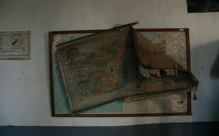 Καθηγητής διδάσκει με κλειδωμένες πόρτες: Απίστευτη υπόθεση στον Βόλο