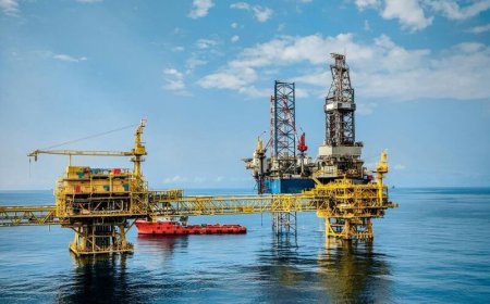 Ρωσία πετρέλαιο: Καταρρέουν οι ροές και οι τιμές – Κλείνει η στρόφιγγα των εσόδων