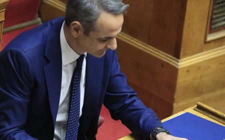 Μητσοτάκης – Κωνσταντοπούλου: Η αντίδραση Κακλαμάνη όταν η πρόεδρο της Πλεύσης διέκοψε τον πρωθυπουργό