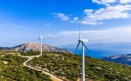 Ενίσχυση δήμων από τις ΑΠΕ: 41,2 εκατ. ευρώ σε νοικοκυριά και τοπικές κοινωνίες