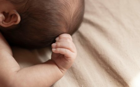 Νεκρό βρέφος 5 μηνών: «Ξυπνήσαμε και τη βρήκαμε παγωμένη»