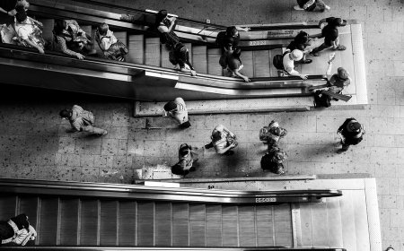 Κυλιόμενες σκάλες που… “τρέχουν”: Viral βίντεο σε πανεπιστήμιο του Μπαγκλαντές